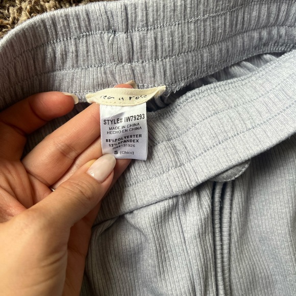 Lounge Set - Picture 6 of 7